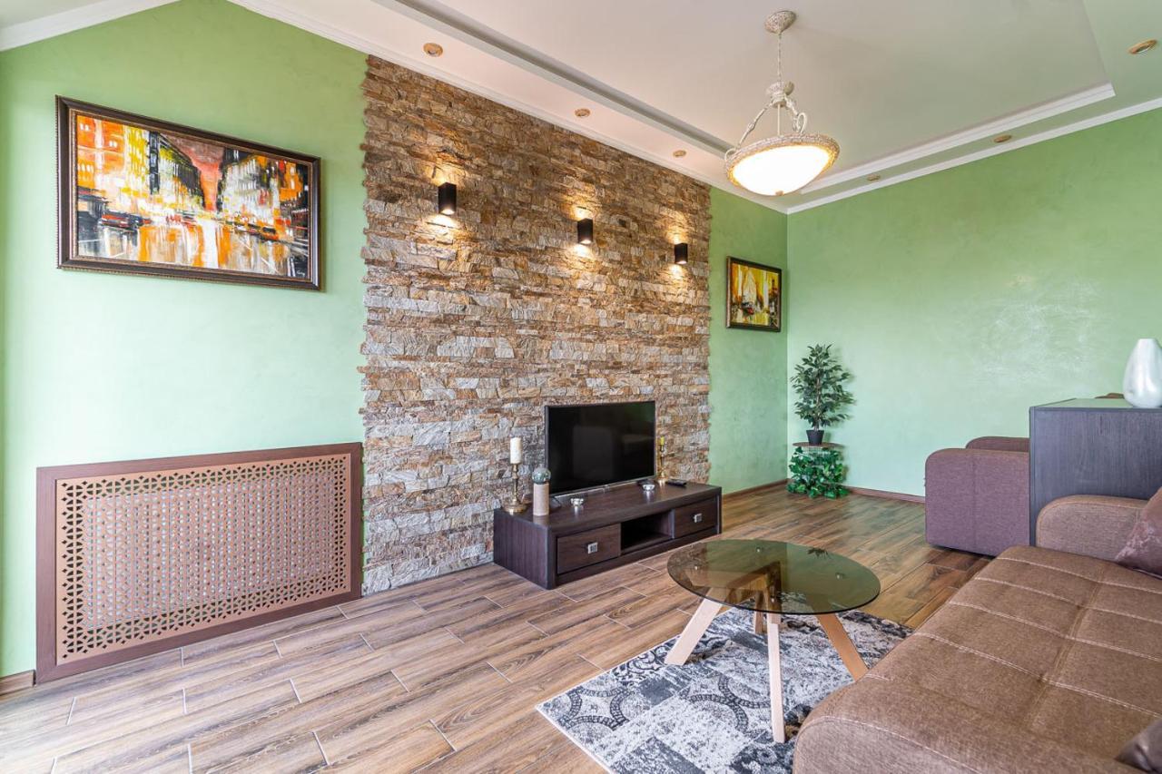 Apartments “U Prawnika” ลวีฟ ภายนอก รูปภาพ